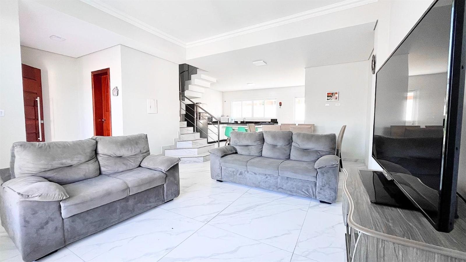 Holiday home Triplex Com Piscina E Area Gourmet Guaratuba