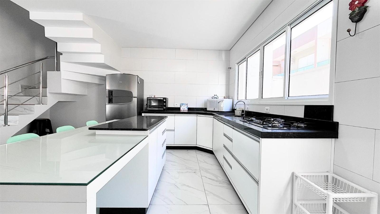 Holiday home Triplex Com Piscina E Area Gourmet Guaratuba